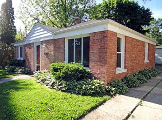 643 E Rockland Rd, Libertyville, IL 60048