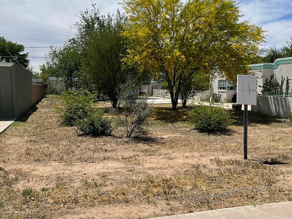 1st image of 1305 W Glenrosa Avenue #-