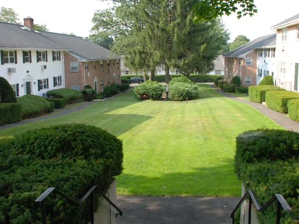 57 Prospect St, Ridgefield, CT 06877
