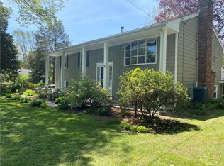 3 Otan Ct, Warwick, RI 02818