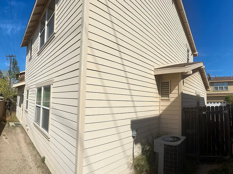 25330 Cole St — Photo 17