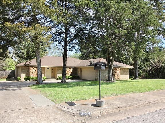 2nd image of 324 Brookwood Dr