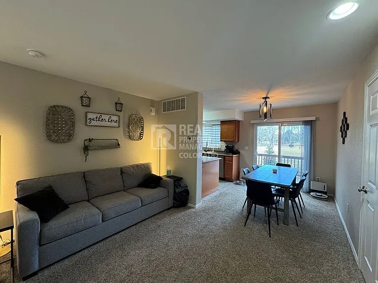 1615 S Chester Ct — Photo 4