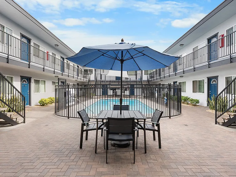 Four Seasons Apartments — Photo 12