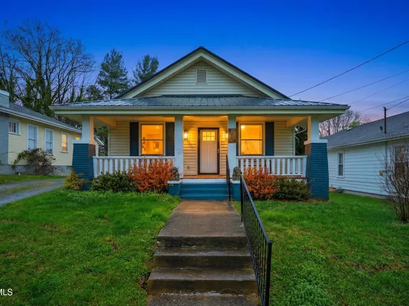 916 E Hillcrest Dr, Johnson City, TN 37604