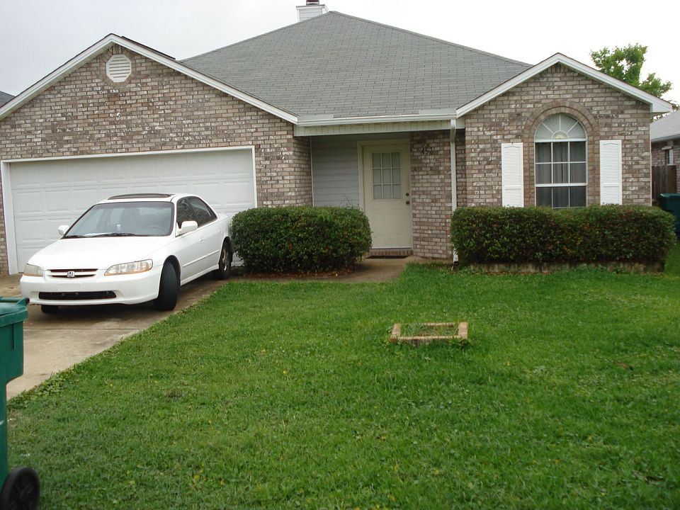 1st image of 453 W Park Dr