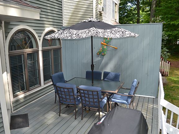 Deck w/ Patio Table & Chairs