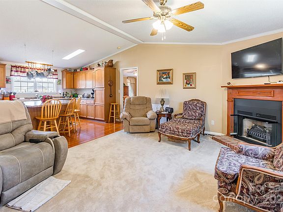 4th image of 1206 Poplar Glen Dr