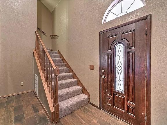 Entry with vaulted ceilings