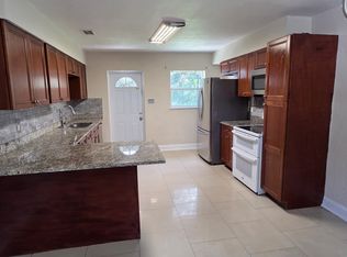 10705 N Waterhole Pl, Tampa, FL 33612