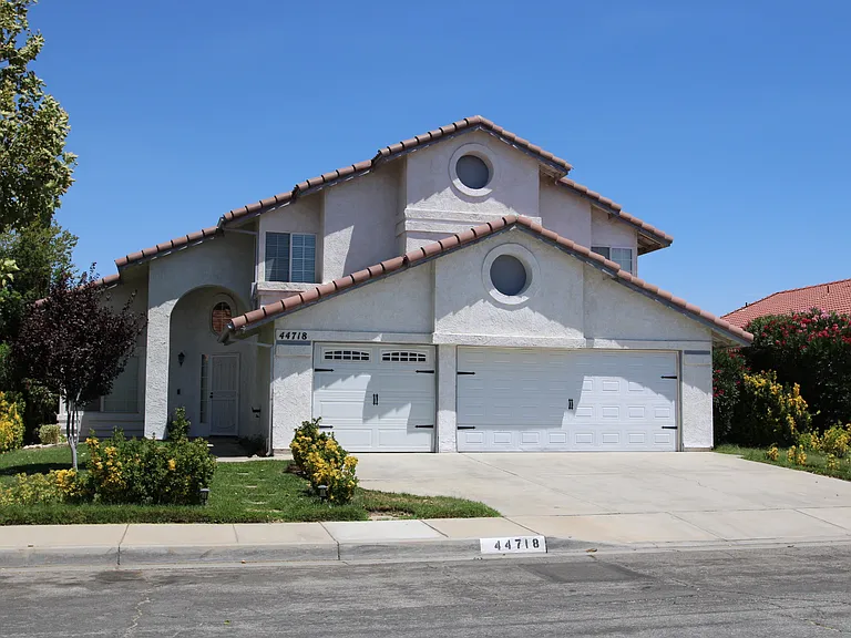 44718 Cerisa St — Photo 1
