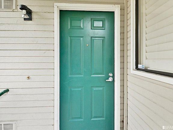 3rd image of 3678 Stoneglen St S