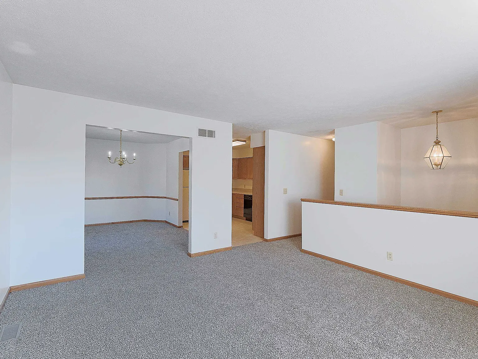 3 bed, 1648 sqft, $1,679 — Photo 3