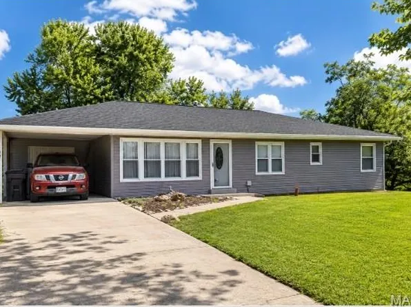 204 N 4th St, Clarksville, MO 63336