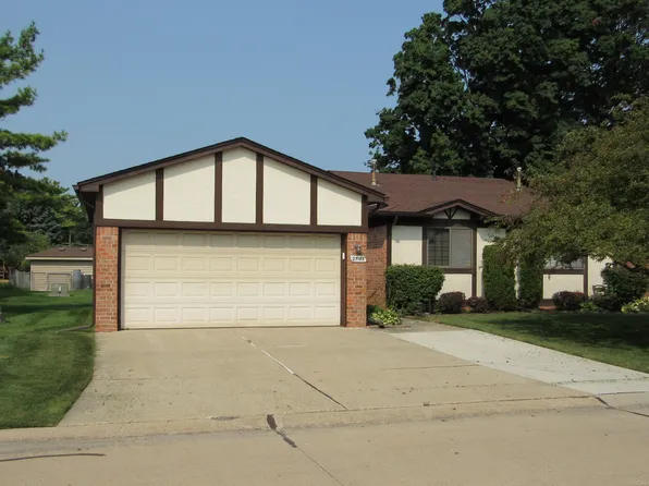 25153 Joanne Smith Dr, Warren, MI 48091
