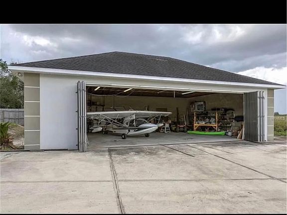 3rd image of 817 Arietta Dr