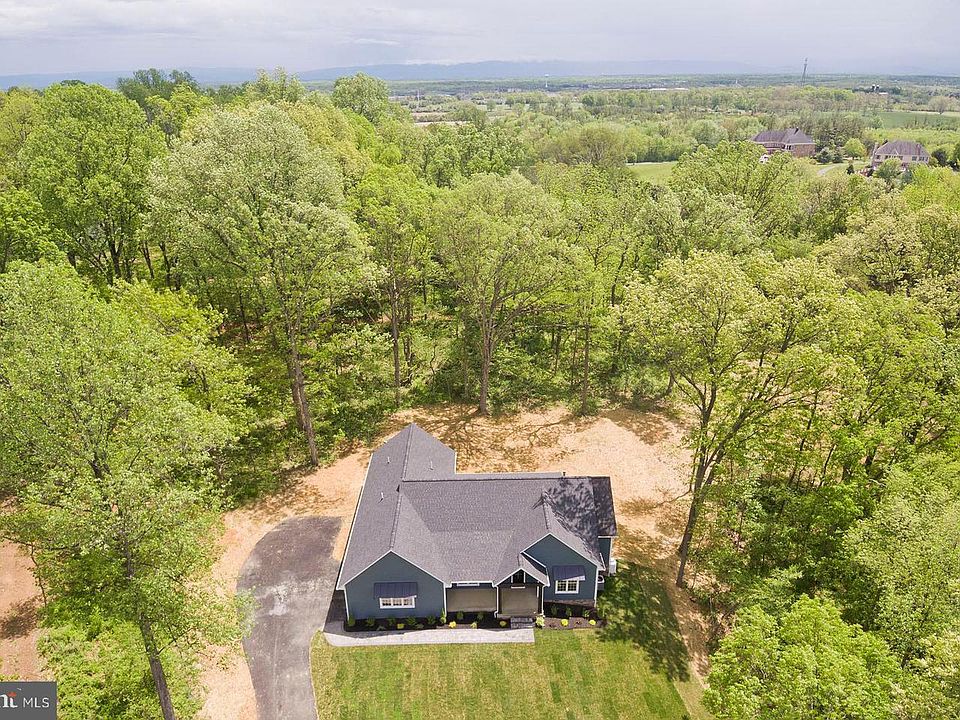 1st image of 181 Launchris Dr