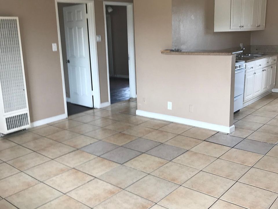 2nd image of 5252 Elizabeth St APT 15