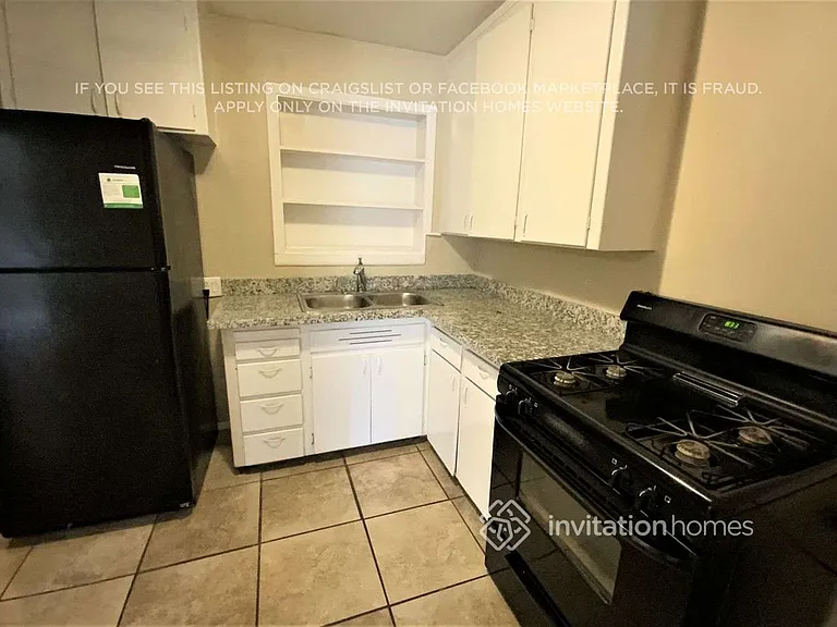 840 E Mountain View Rd — Photo 5