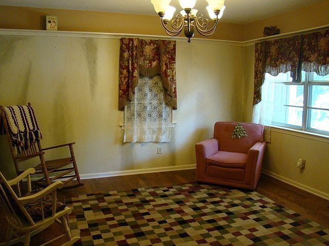 2nd image of 3600 Woodland Dr