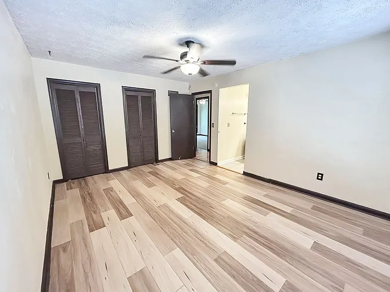 1642 Hillside St — Photo 13