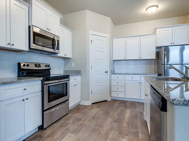 Kitchen 6