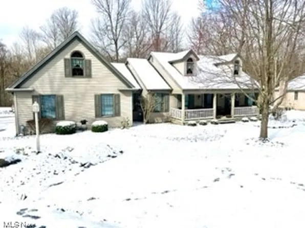 5543 Walnut Grove Cir, Struthers, OH 44471