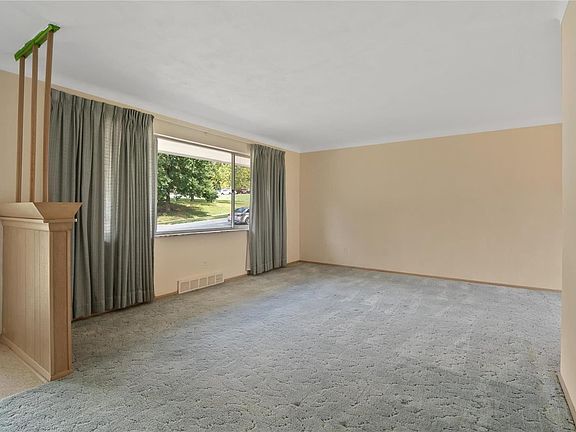 5th image of 932 Deandell Ave