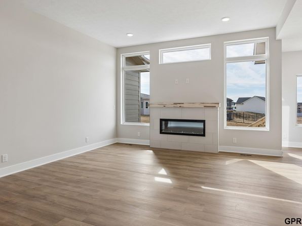5714 Kestrel Pkwy, Elkhorn, NE 68022 view 2