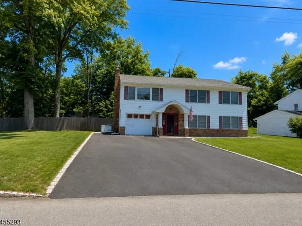 1 James Dr, Mount Arlington Boro, NJ 07856