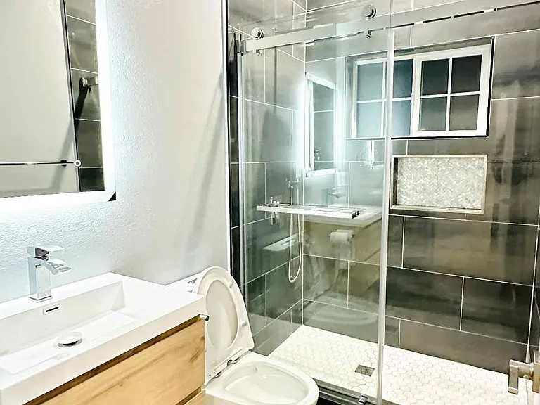 12417 Elliott Ave #B — Photo 3