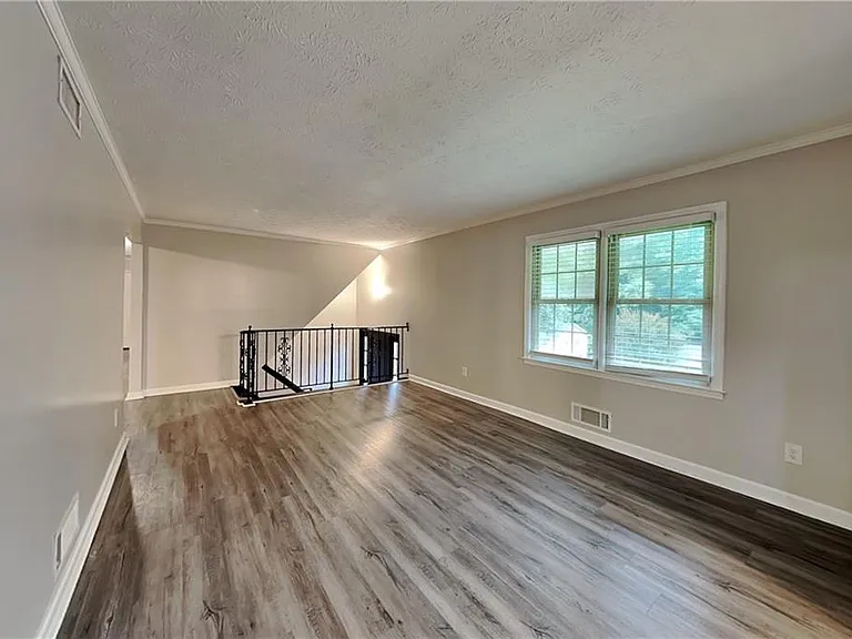 1625 Sonya Dr — Photo 4