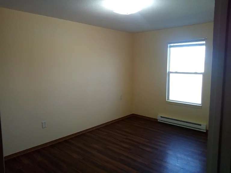 New Eastlawn Apartments — Photo 10