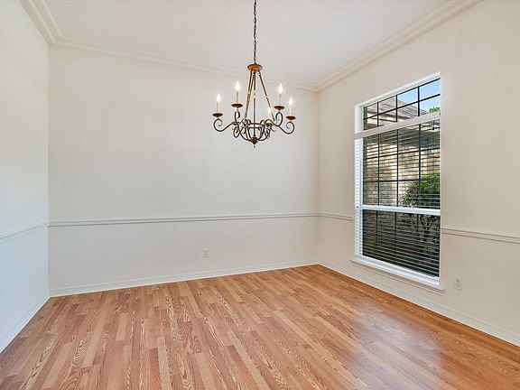 3rd image of 109 Stacey Ln