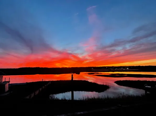 57 Webhannet Dr, Wells, ME 04090