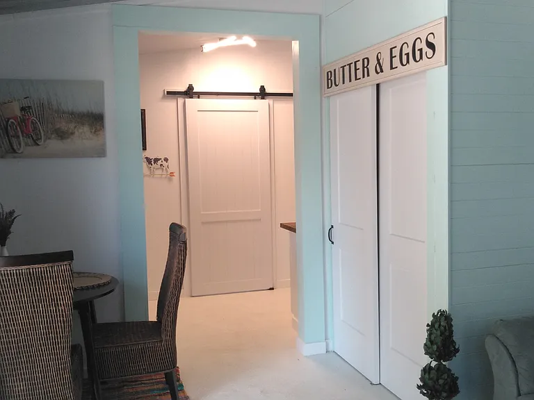 Avenue A NE — Photo 5