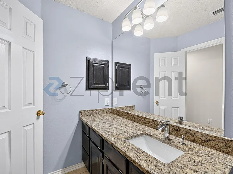 5412 Blue Water Lake Dr — Photo 29
