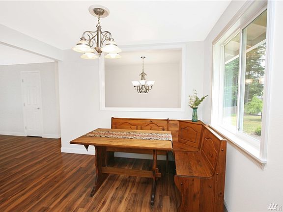 5th image of 13877 Chinook Cir NW