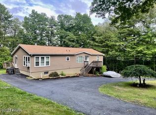 118 Primrose Ln, Dingmans Ferry, PA 18328