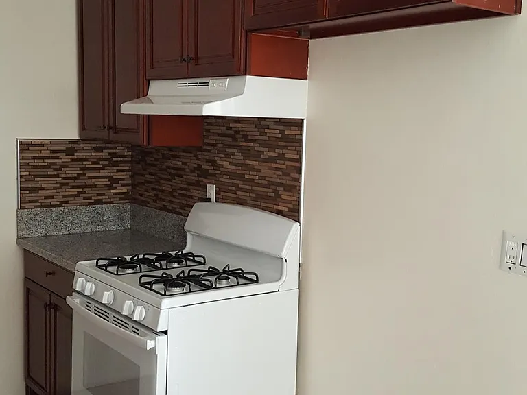 9299 S Western Ave #6 — Photo 3