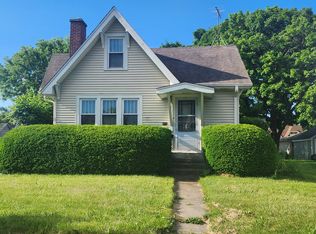 1413 W Monroe St, Waukegan, IL 60085