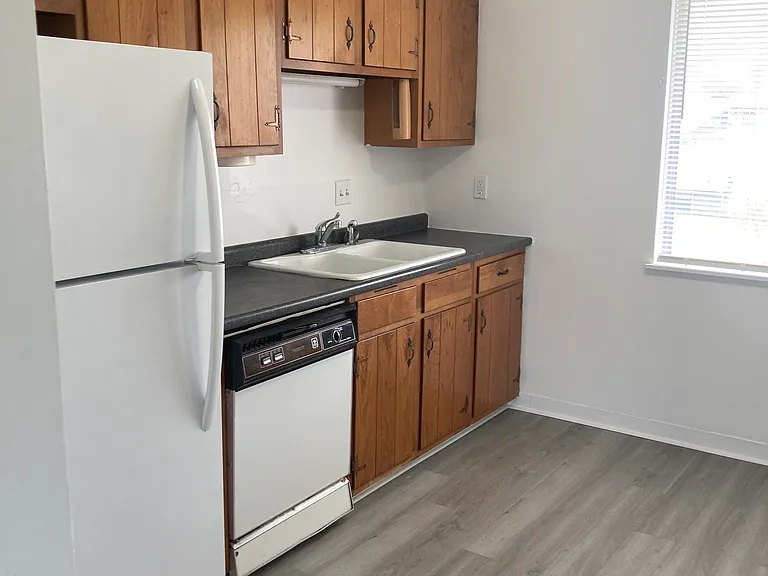7255 Somerville Dr — Photo 9