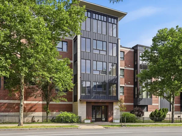 533 Cambridge St Unit 306, Allston, MA 02134