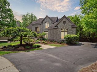 6642 Carlyle Ct, West Bloomfield, MI 48322