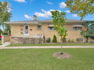 7400 W 61st St, Summit, IL 60501