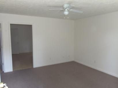 3rd image of 905 W Chestnut St APT B
