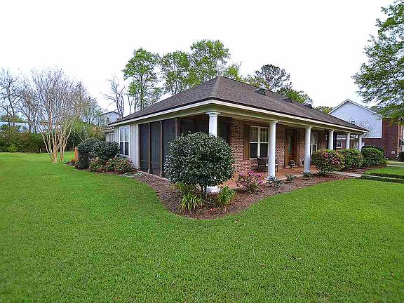 2nd image of 203 Greenway Dr