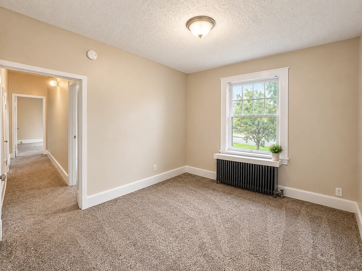 529 N Nevada Ave — Photo 2
