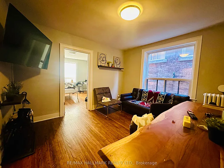 597 Saint Clair Ave W #3 — Photo 3