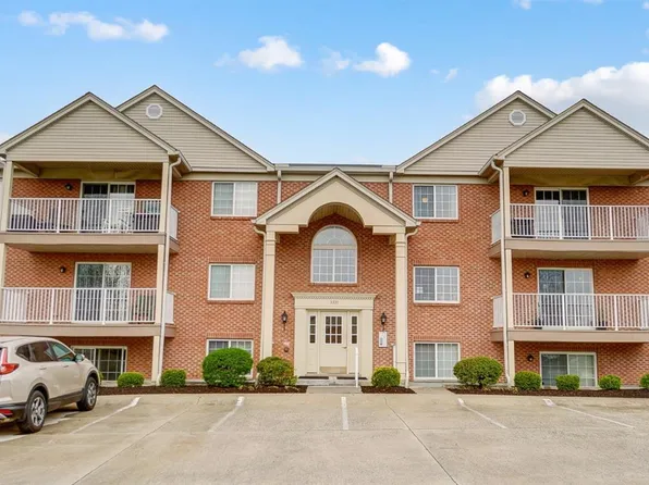 3335 Emerald Lakes Dr Unit 3D, Cincinnati, OH 45211